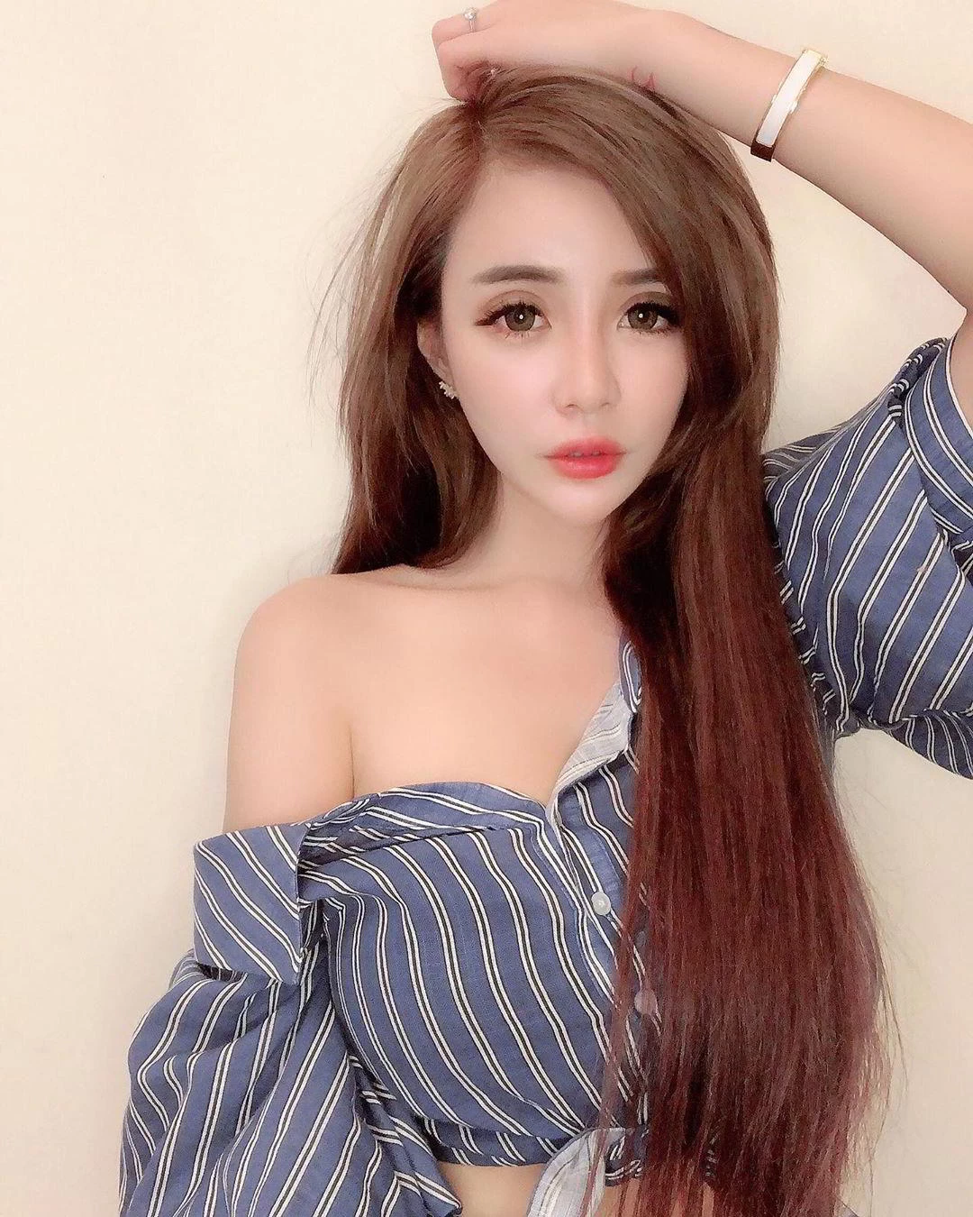 4398094.webp