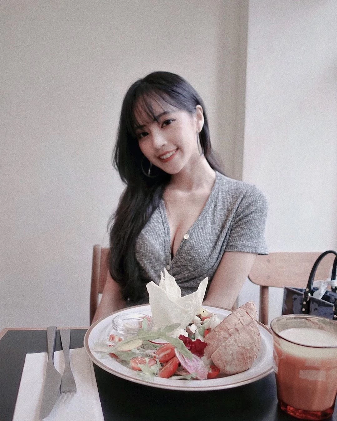 3863770.webp