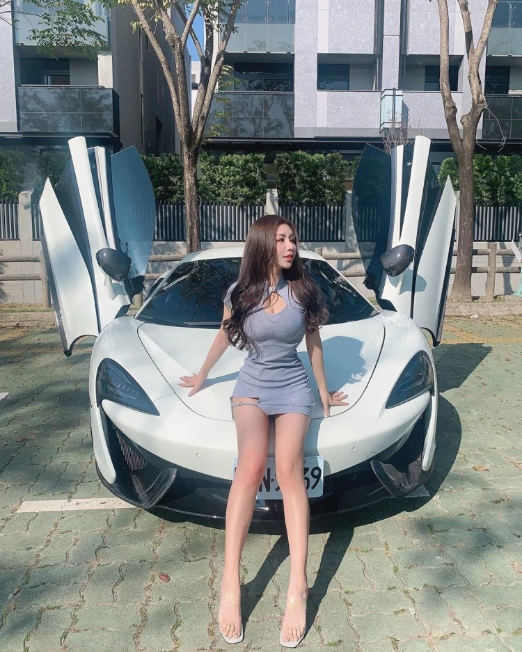 4103690.webp