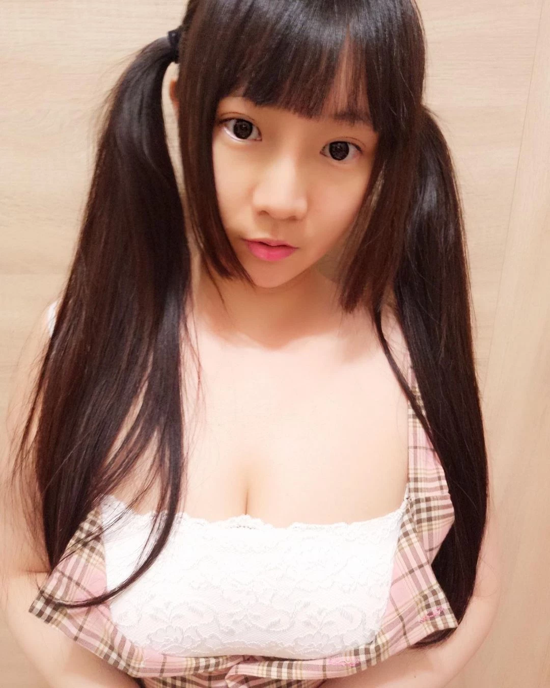 18196334.webp