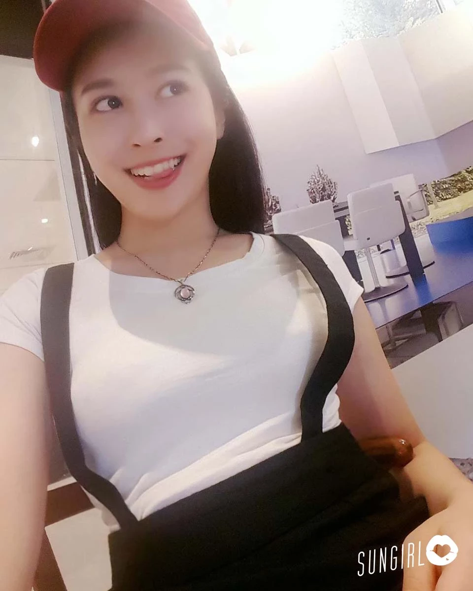 4063728.webp