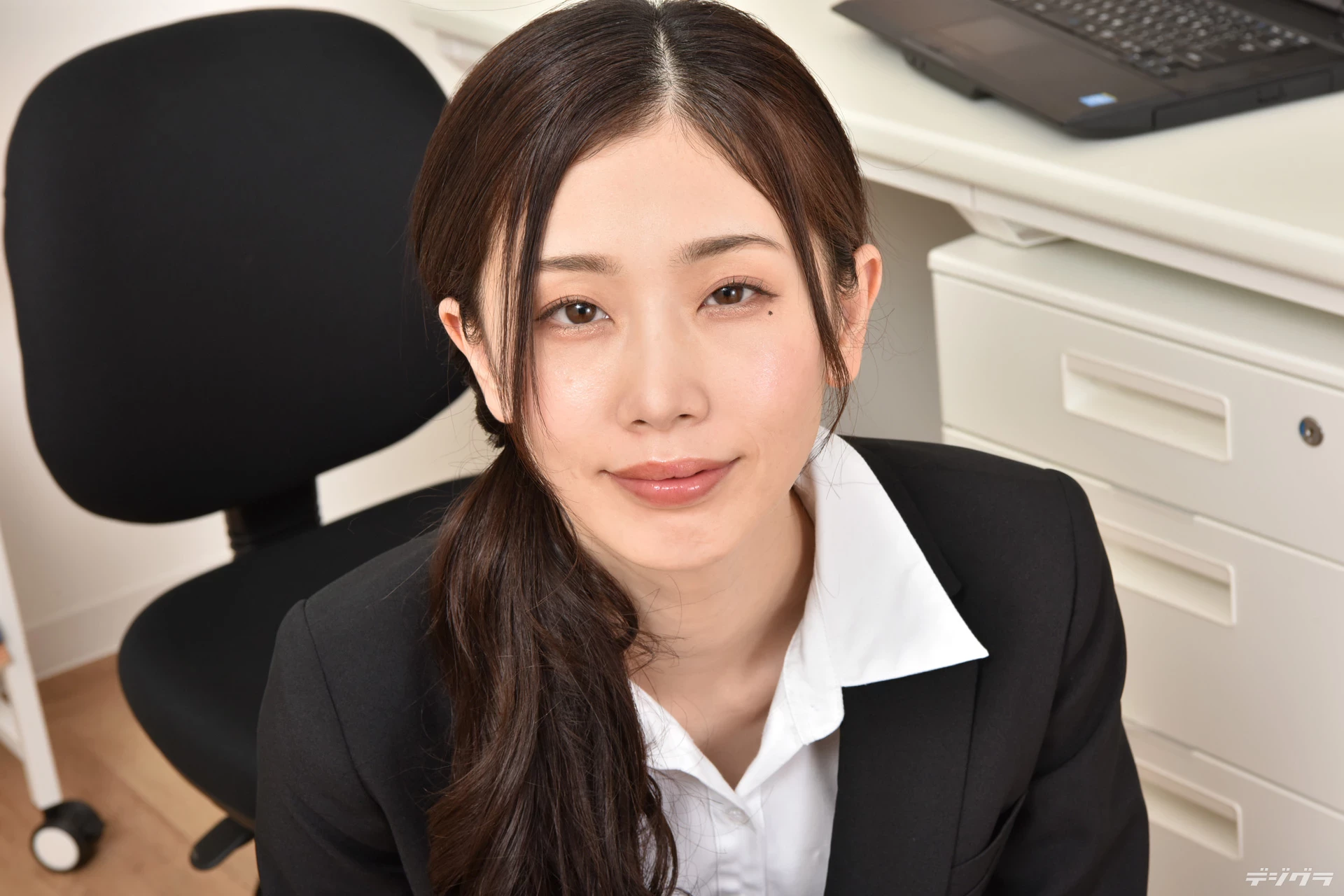 29599643.webp