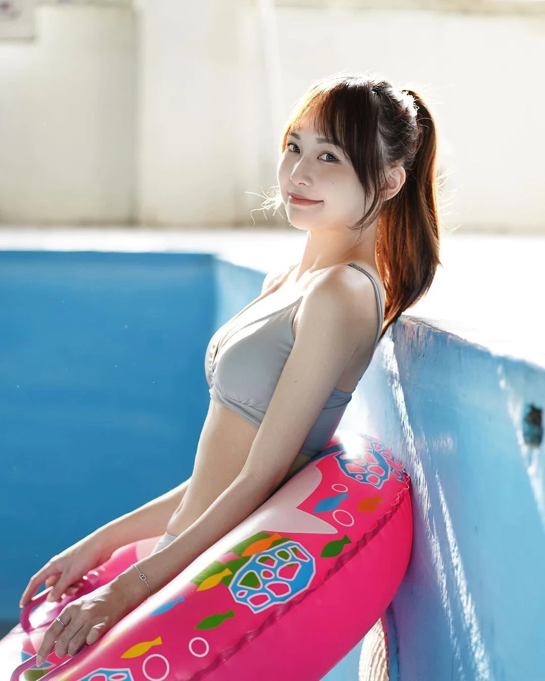 124242dq6slgya21ng10ky.webp