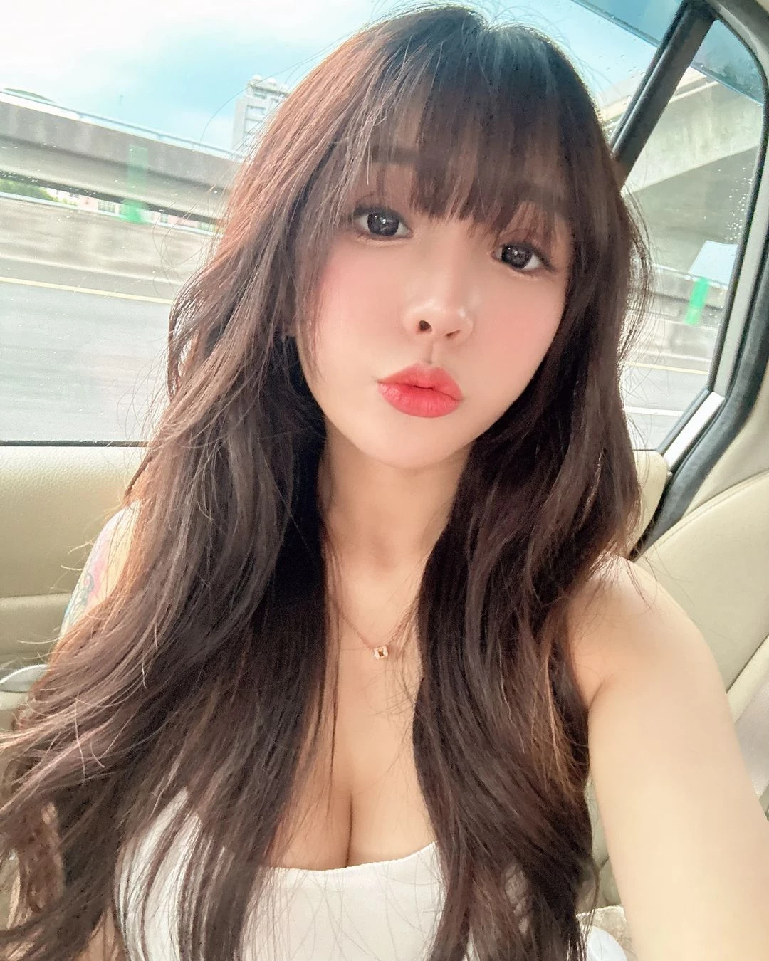 124645lyirhbmg96fbpjcr.webp
