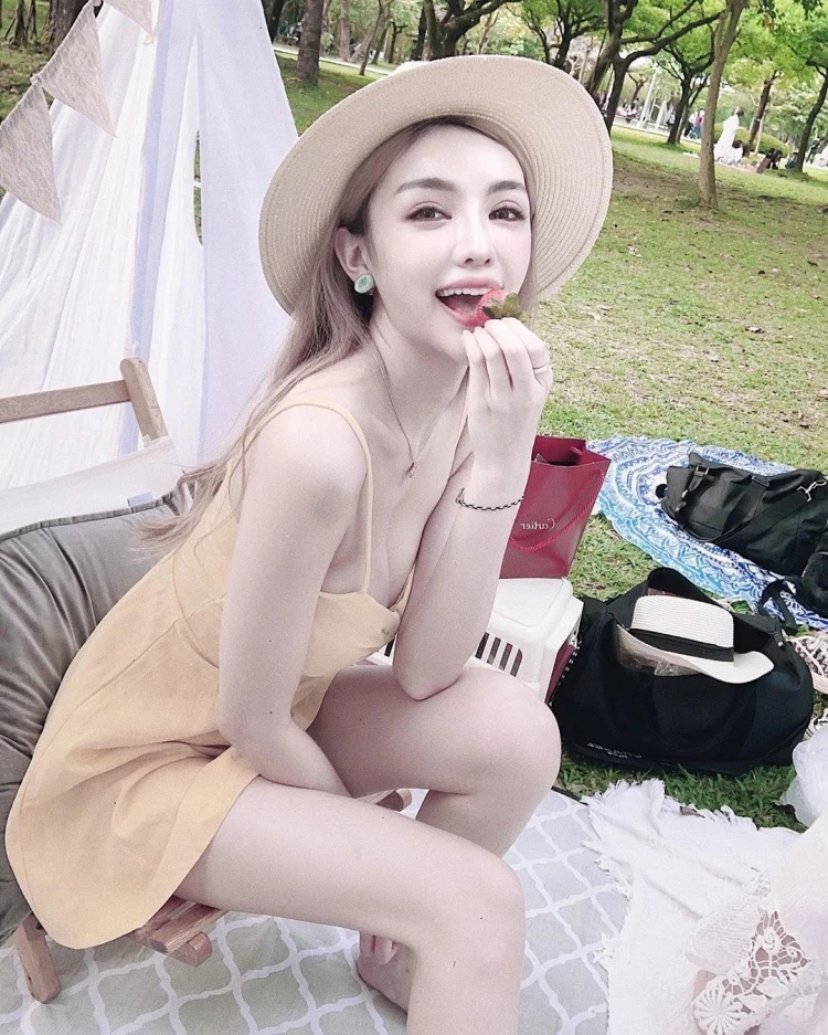 4084429.webp