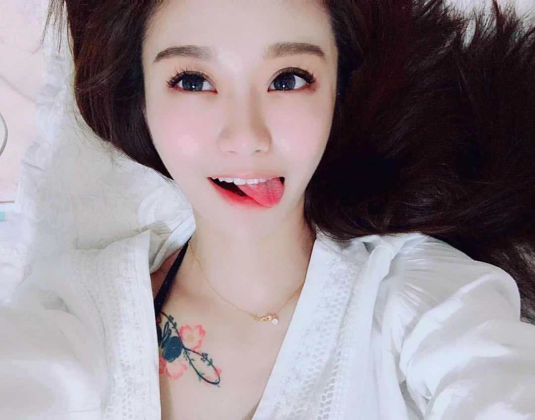 4242959.webp