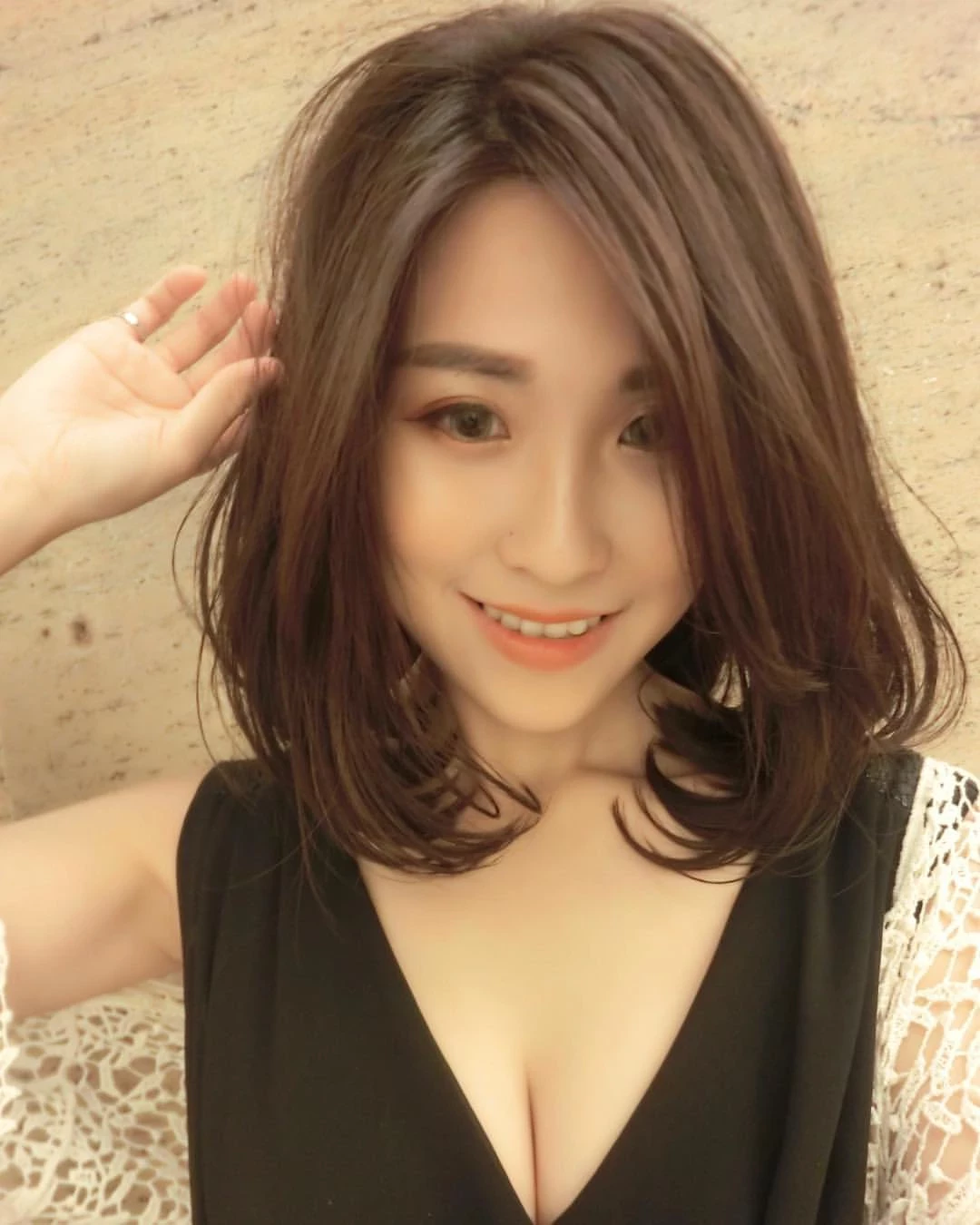 27421389.webp