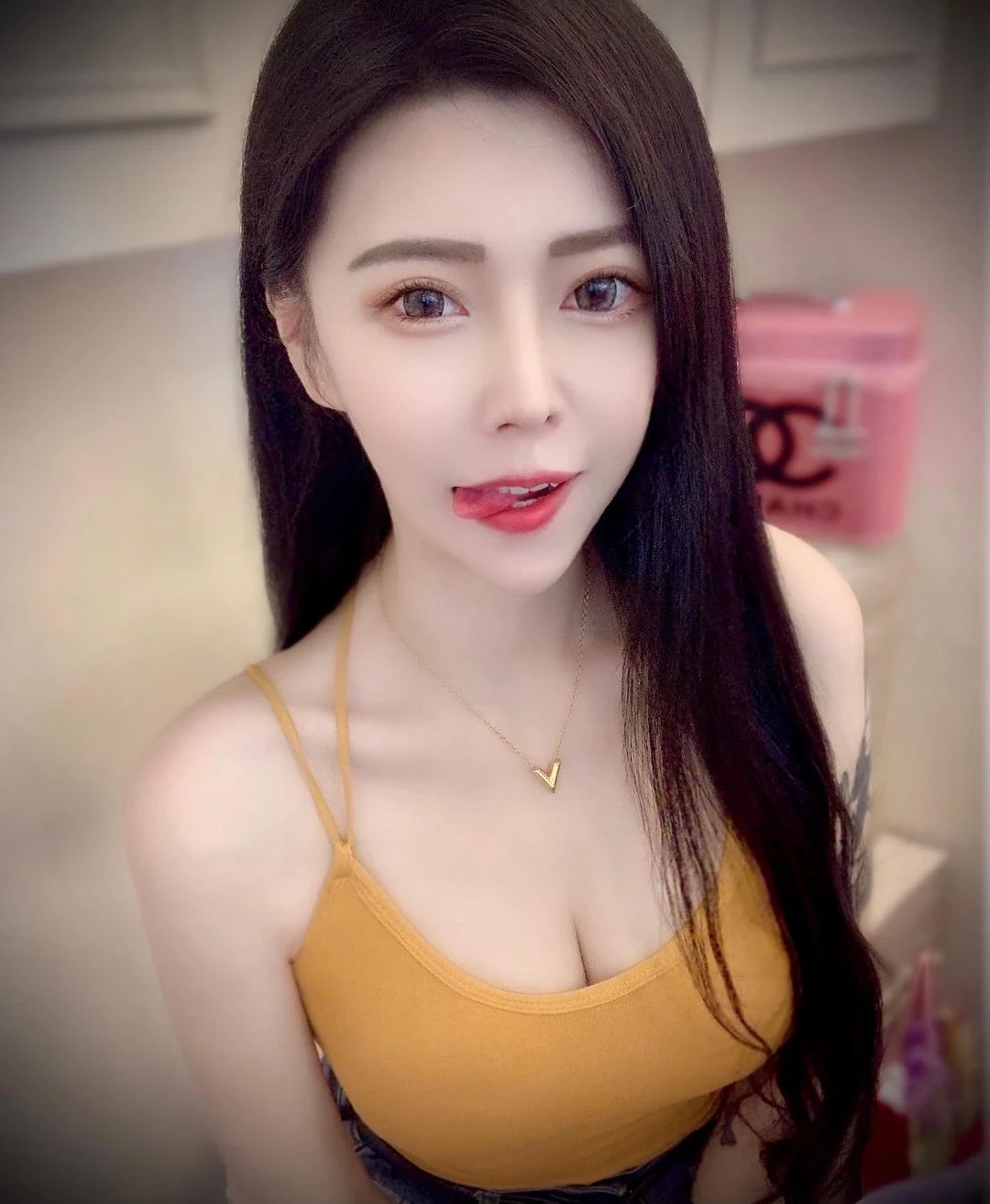 19541348.webp