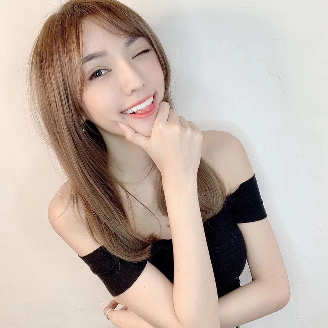 3922688.webp