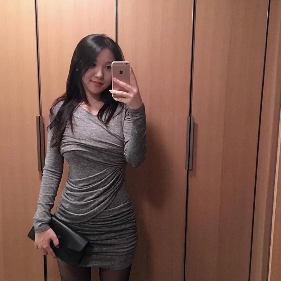 4382452.webp