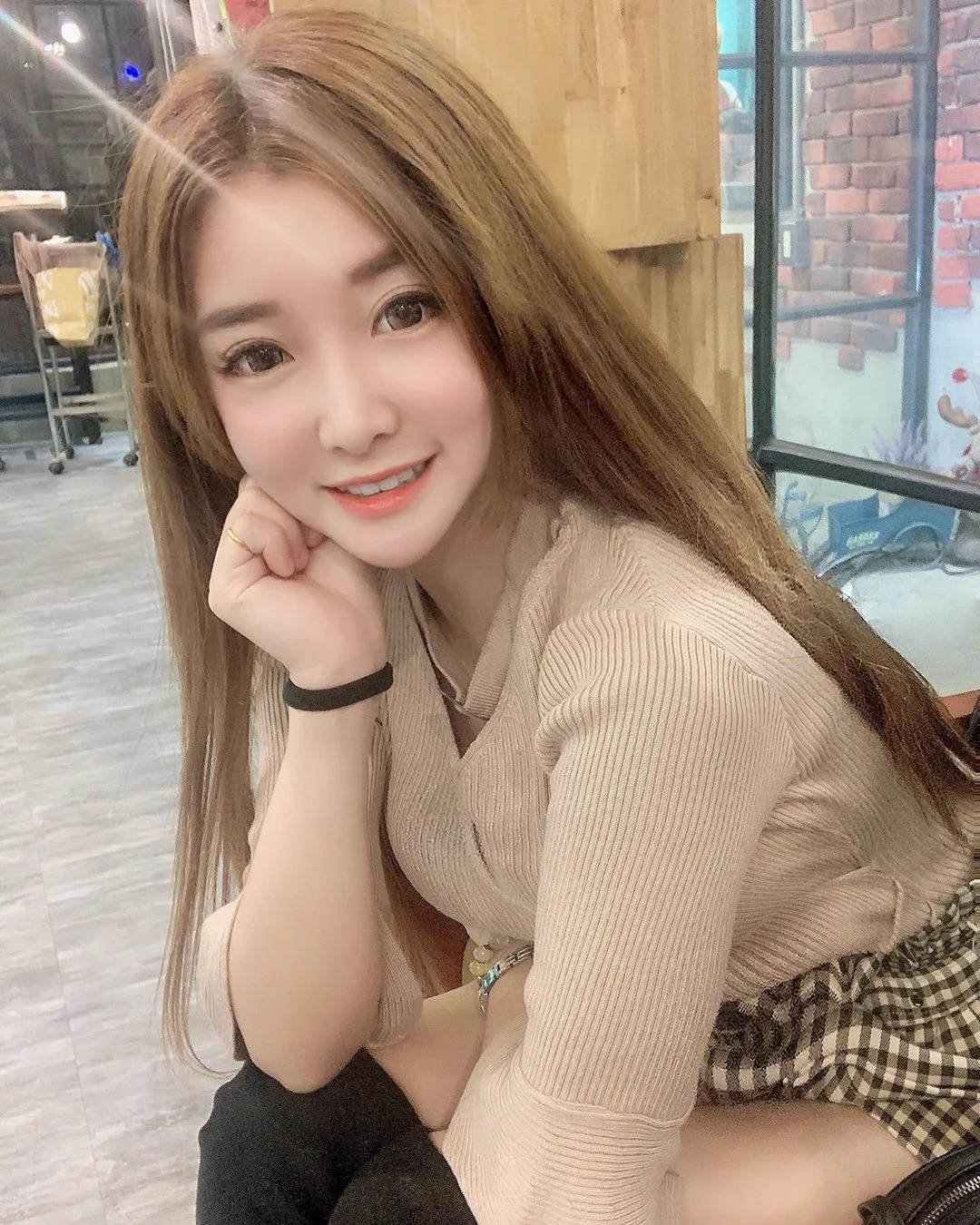 3913287.webp