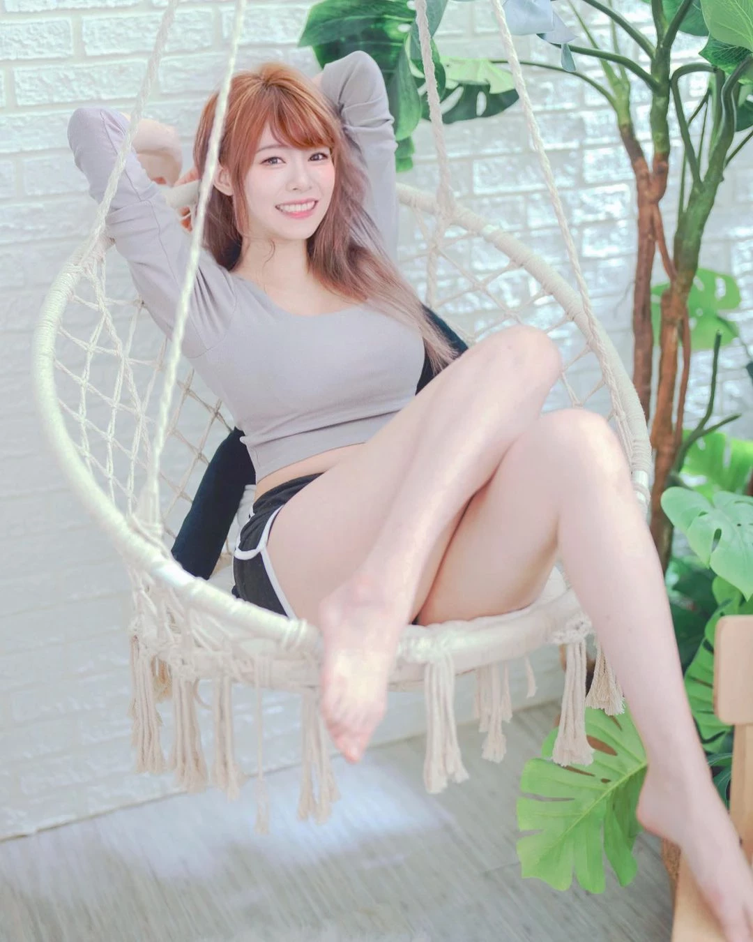24318820.webp
