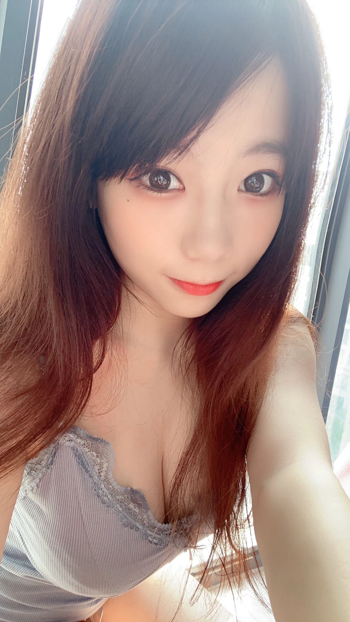 27421293.webp