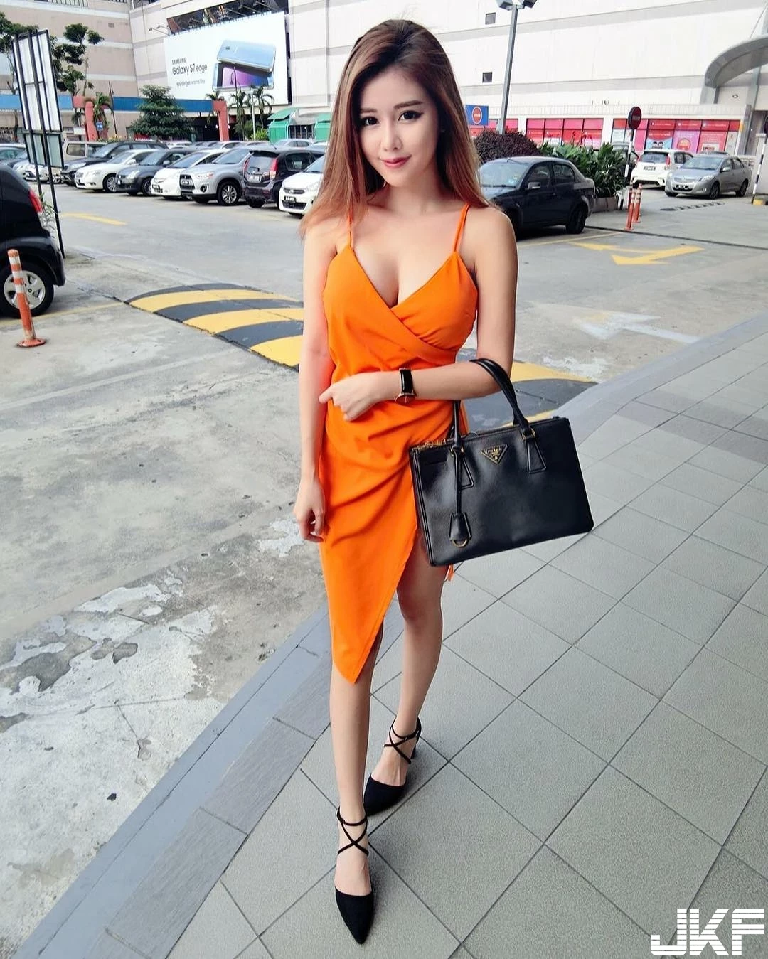 16809608.webp