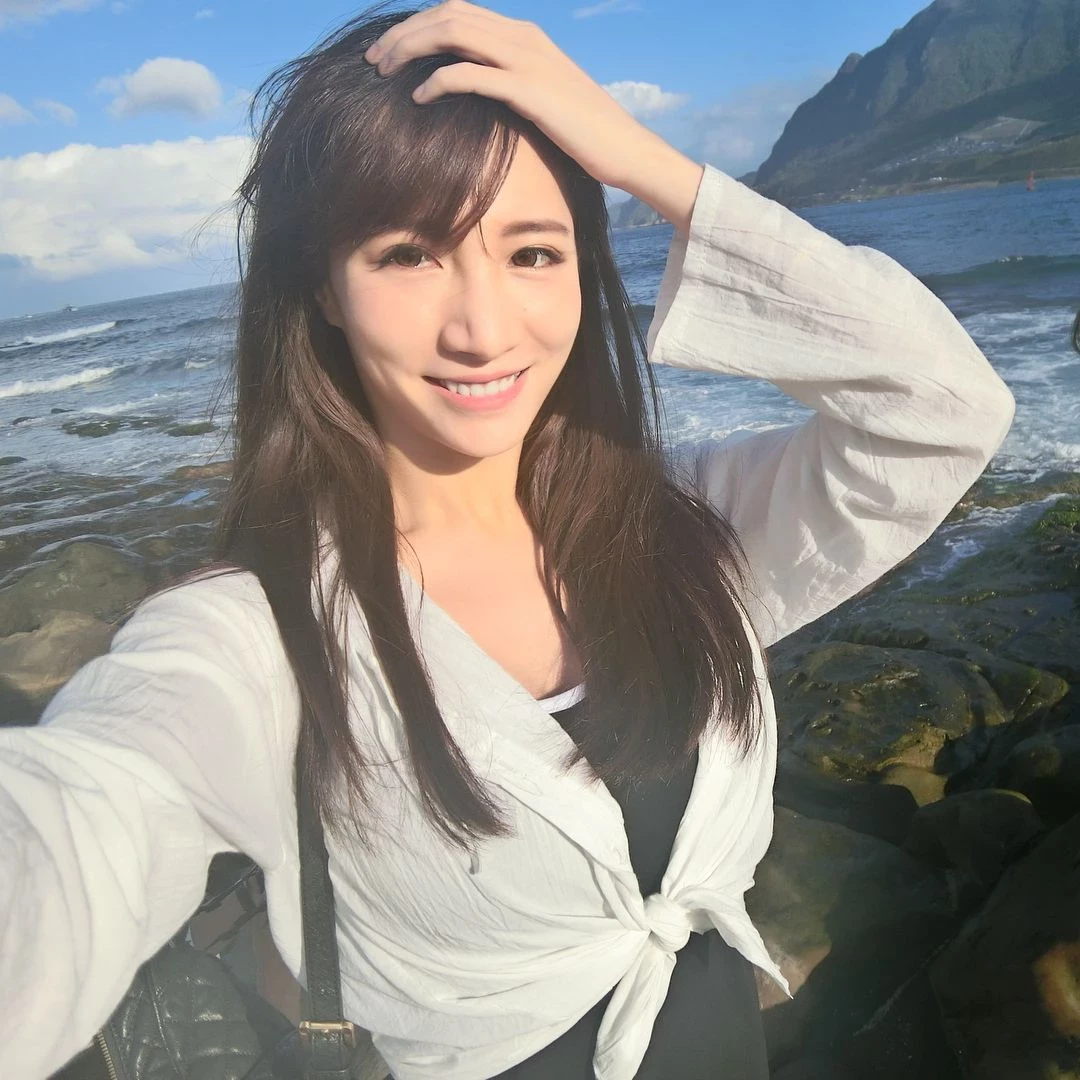 4354191.webp