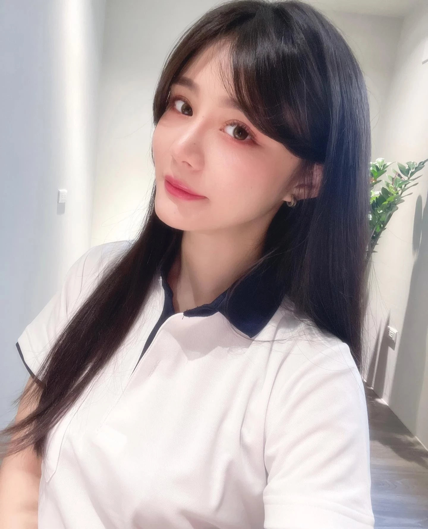 23082985.webp