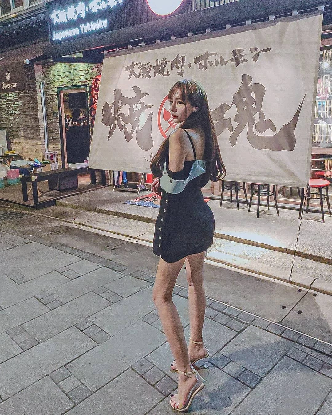 4157049.webp