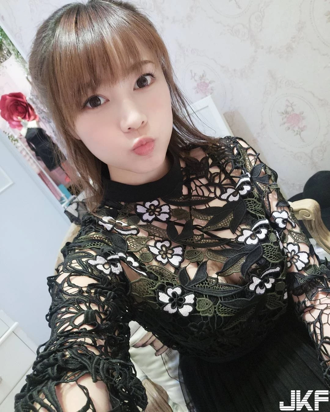 5043250.webp
