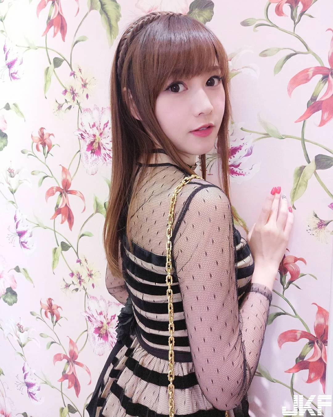 5043291.webp