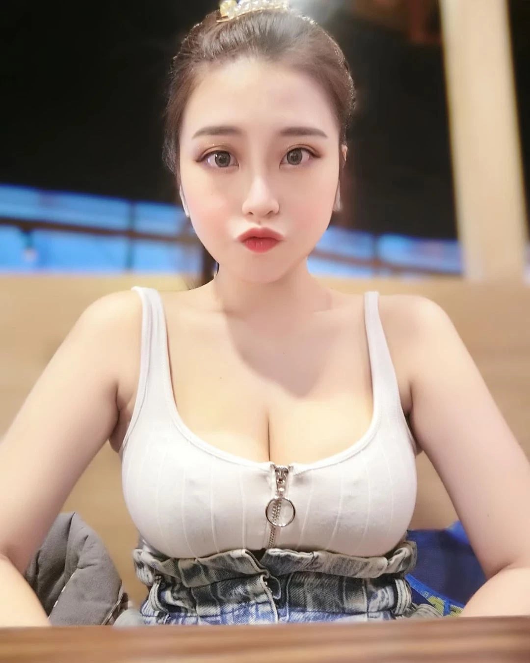 4074258.webp