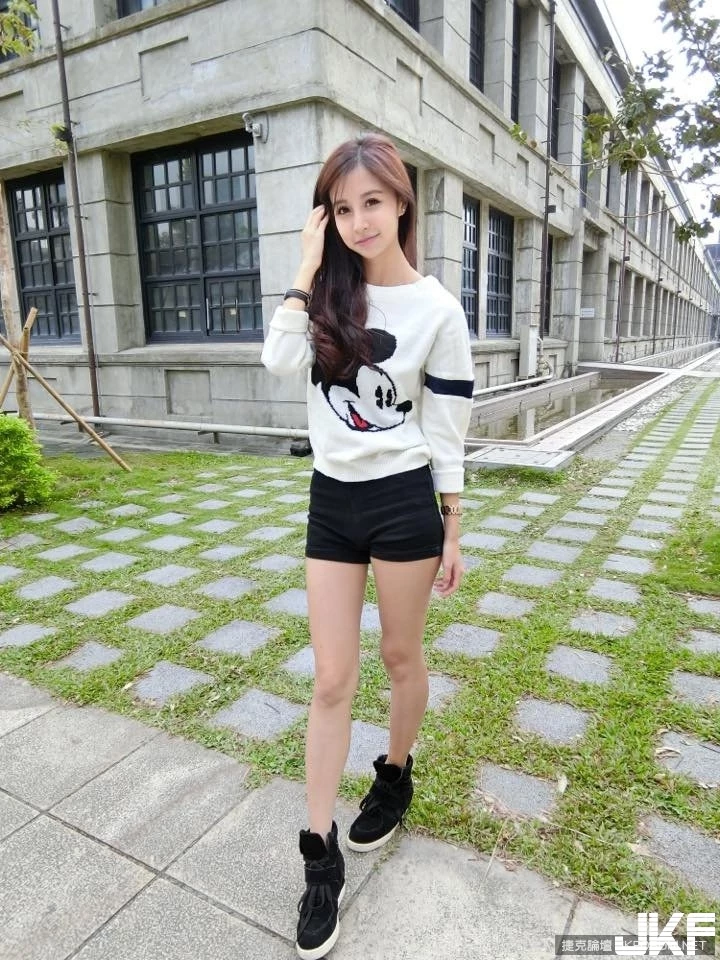2409007.webp