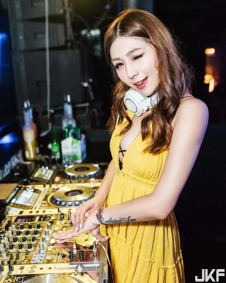 5058966.webp