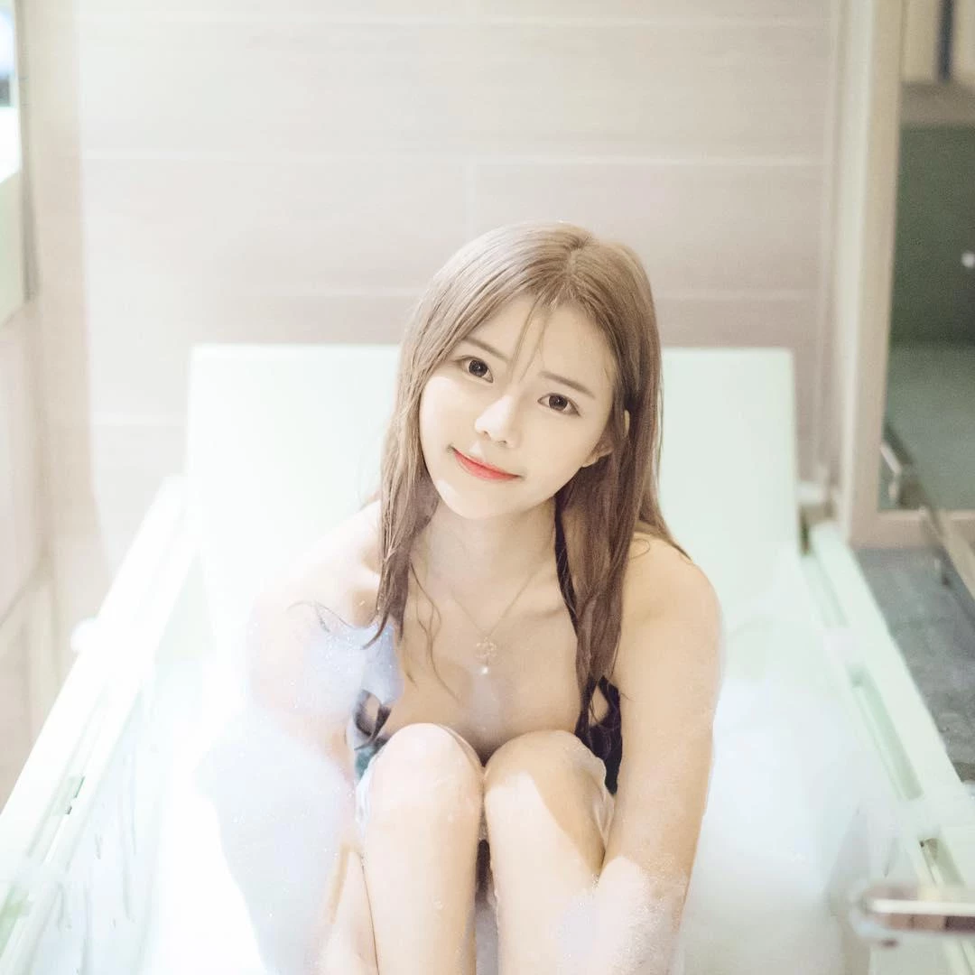 4354041.webp