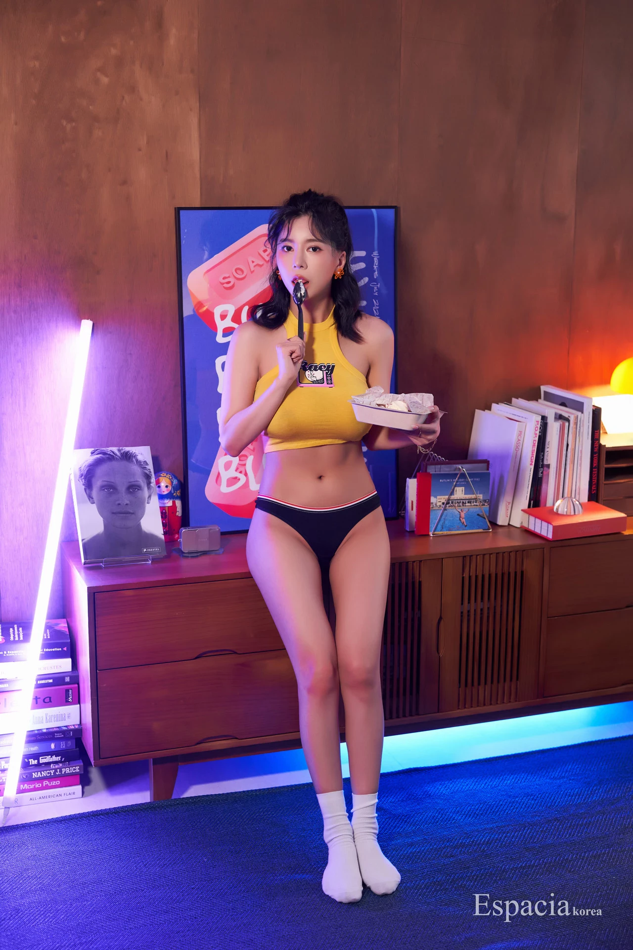 28607037.webp
