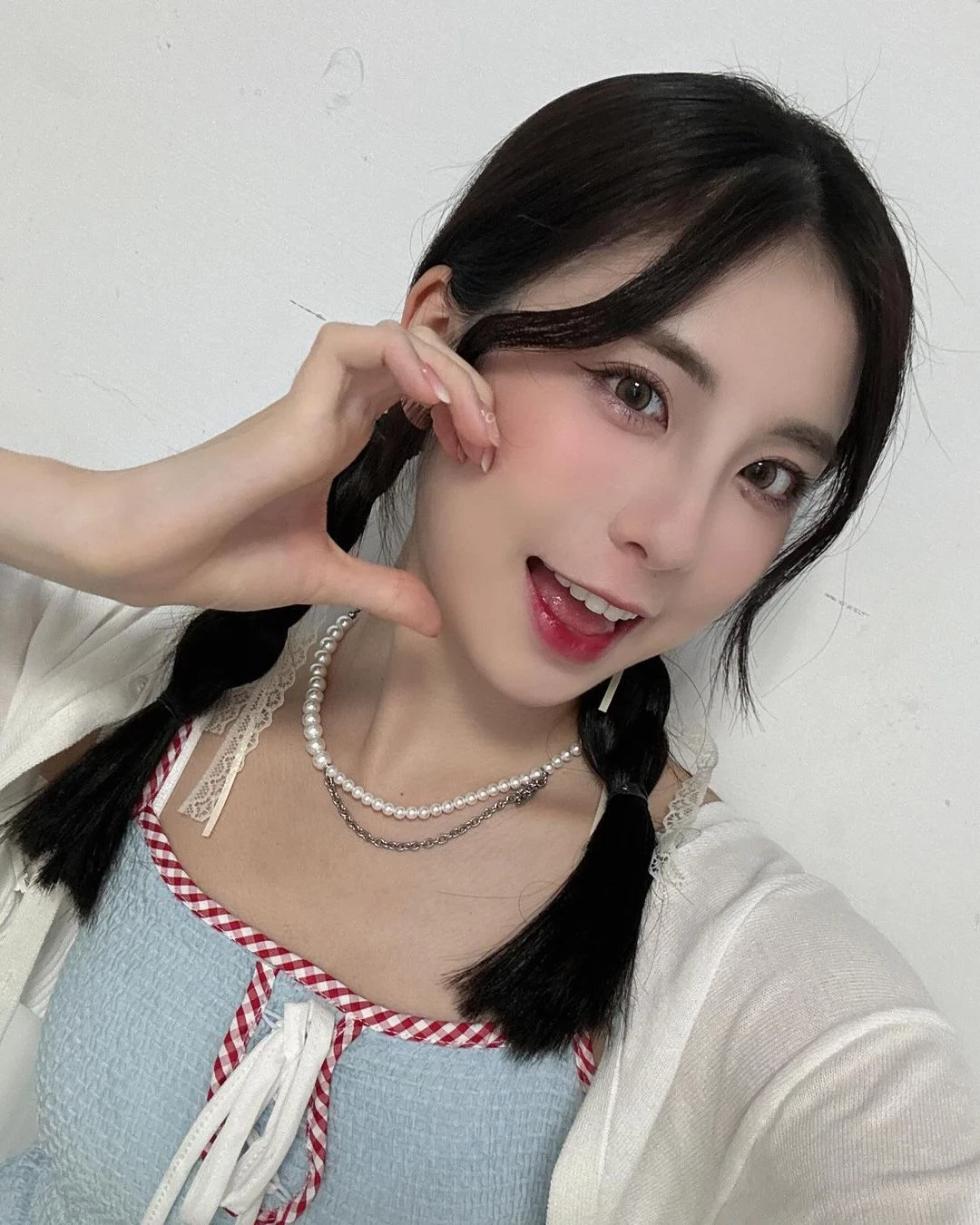 31105927.webp