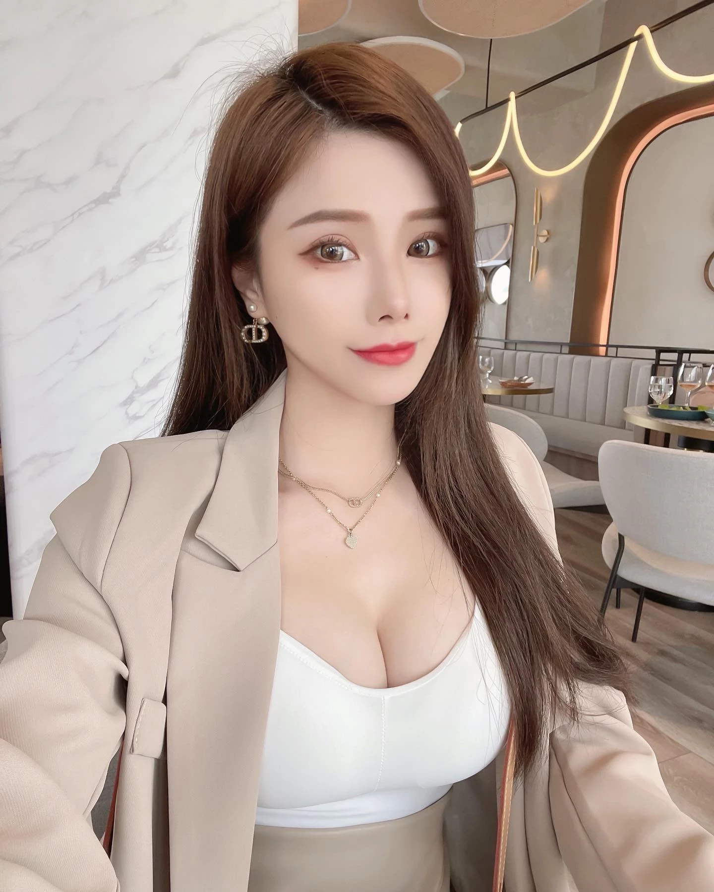 19711822.webp