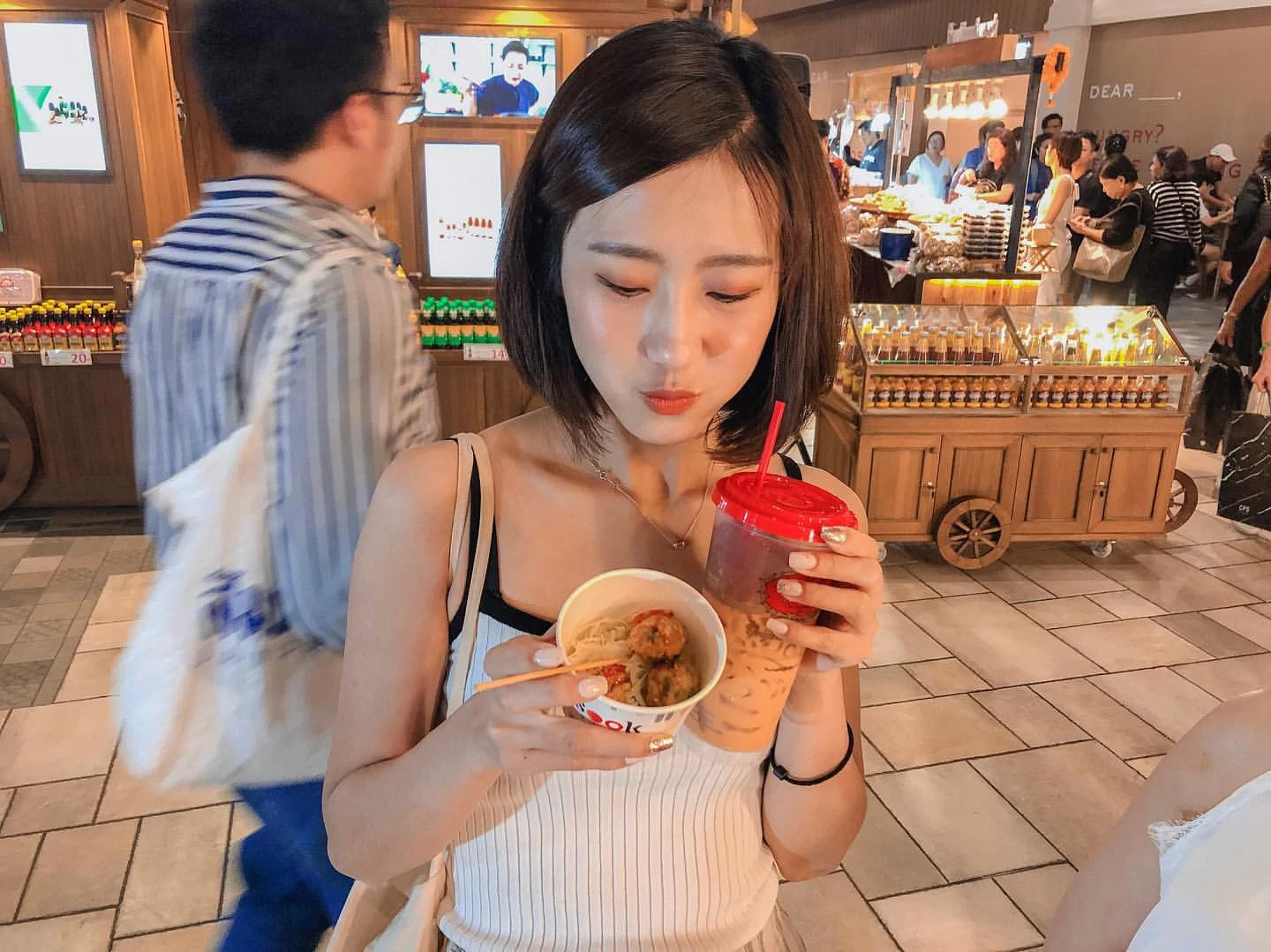 4221041.webp