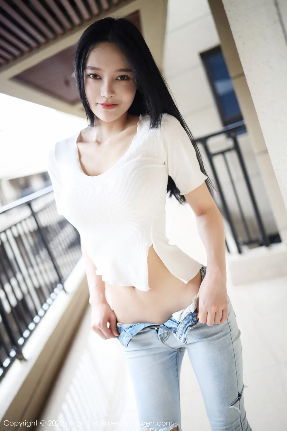 18737228.webp