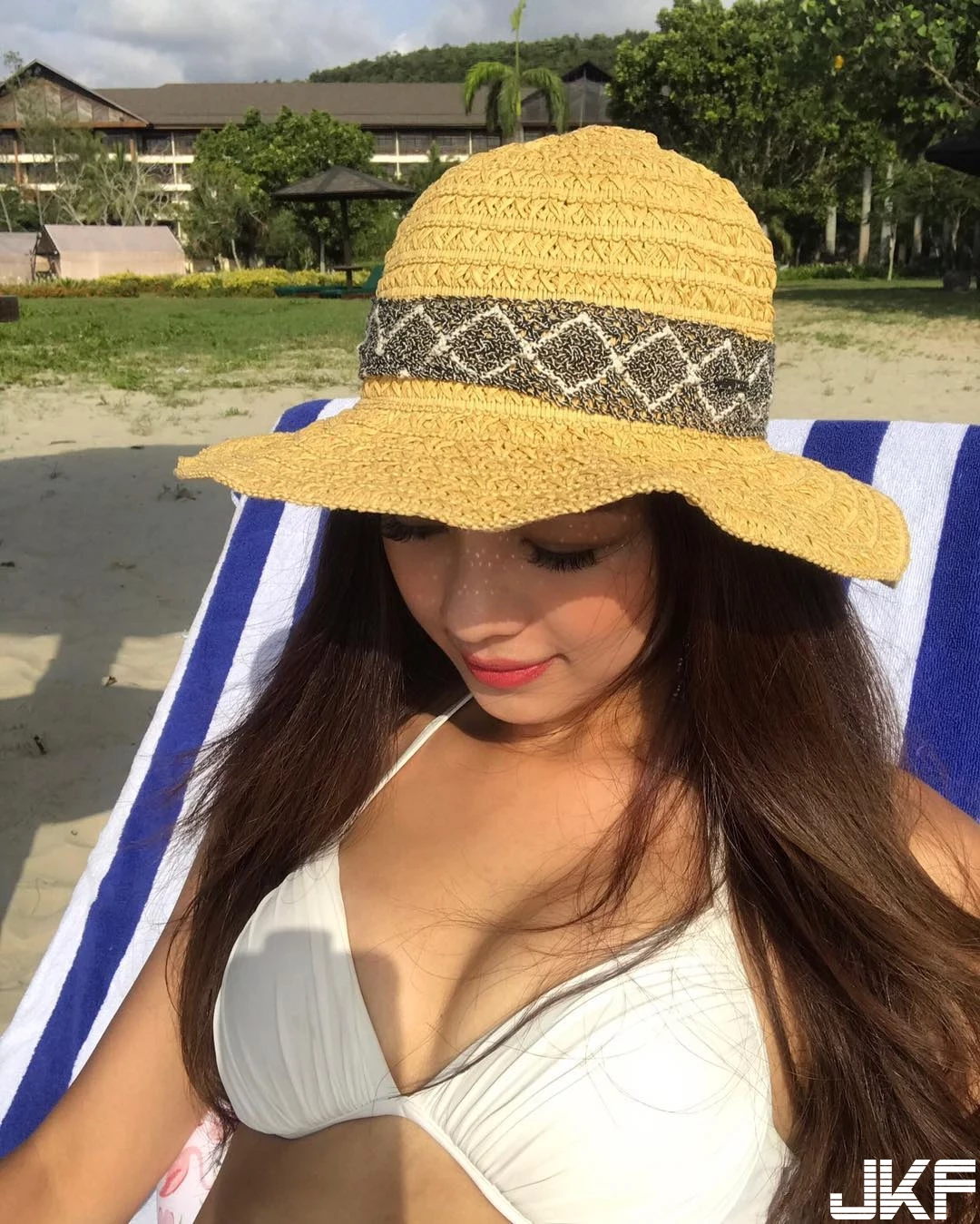 4910681.webp