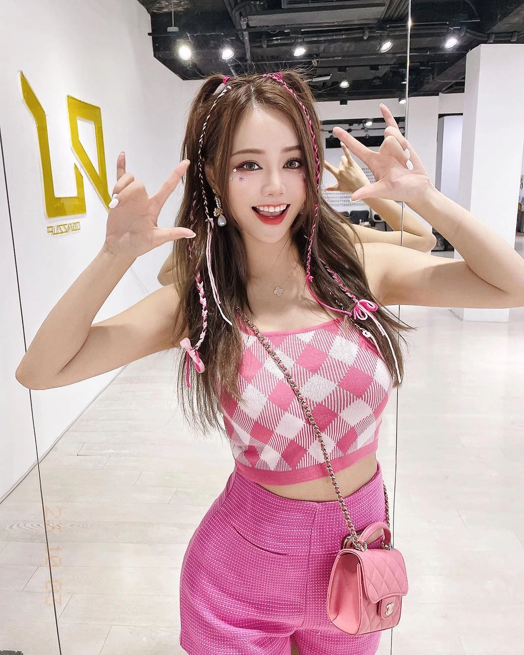 28118209.webp