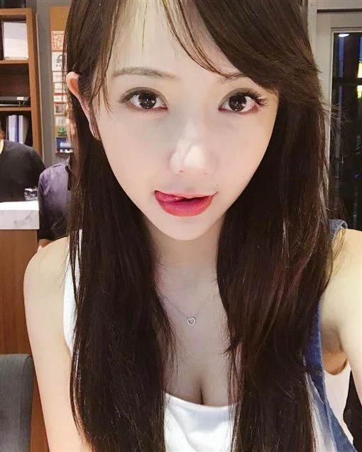 7277108.webp