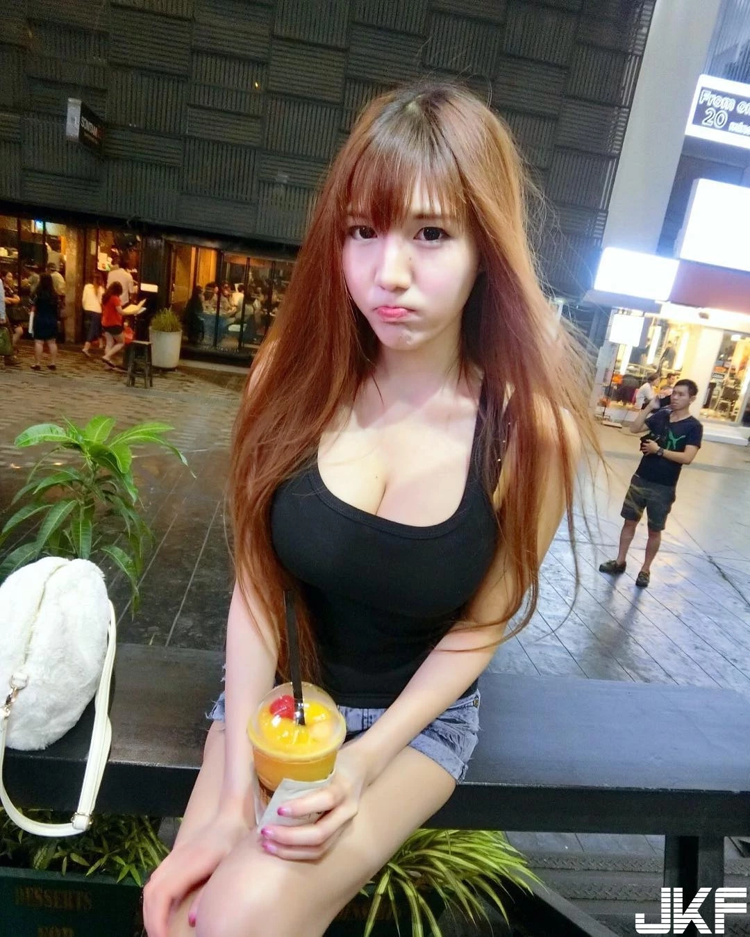 16801722.webp
