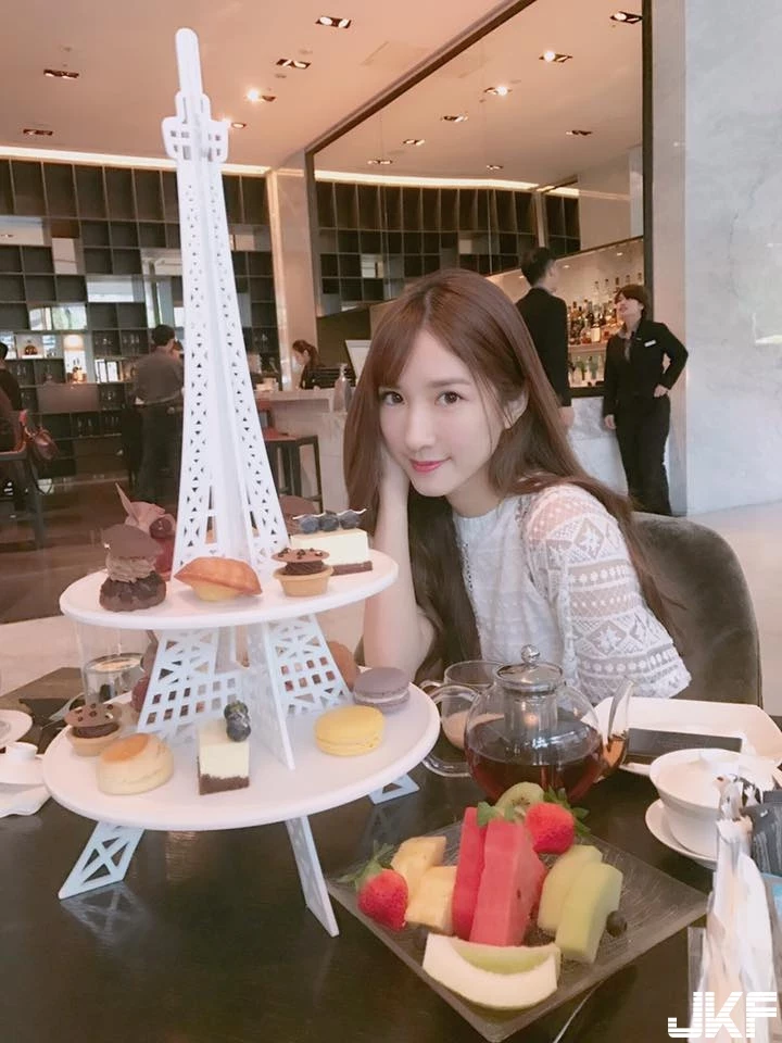 7253215.webp