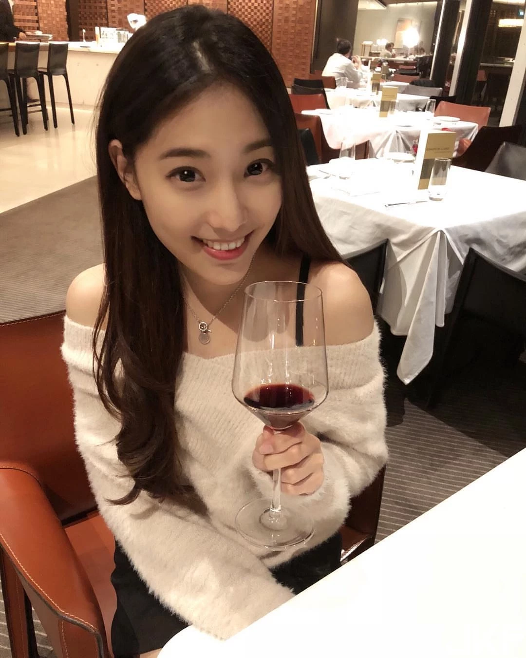 4704051.webp