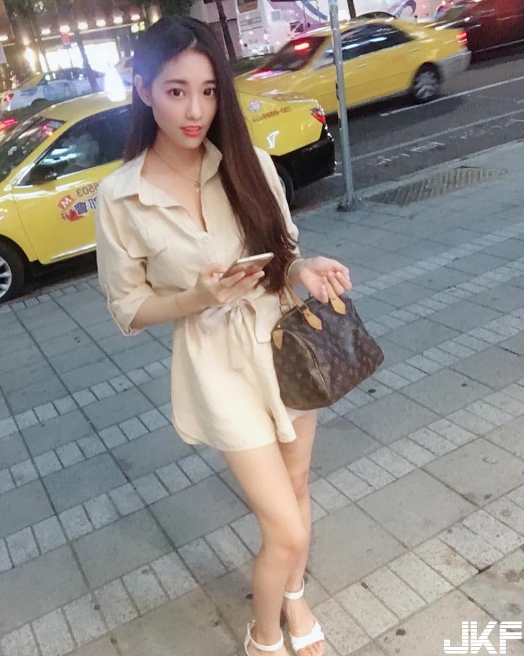 4704059.webp