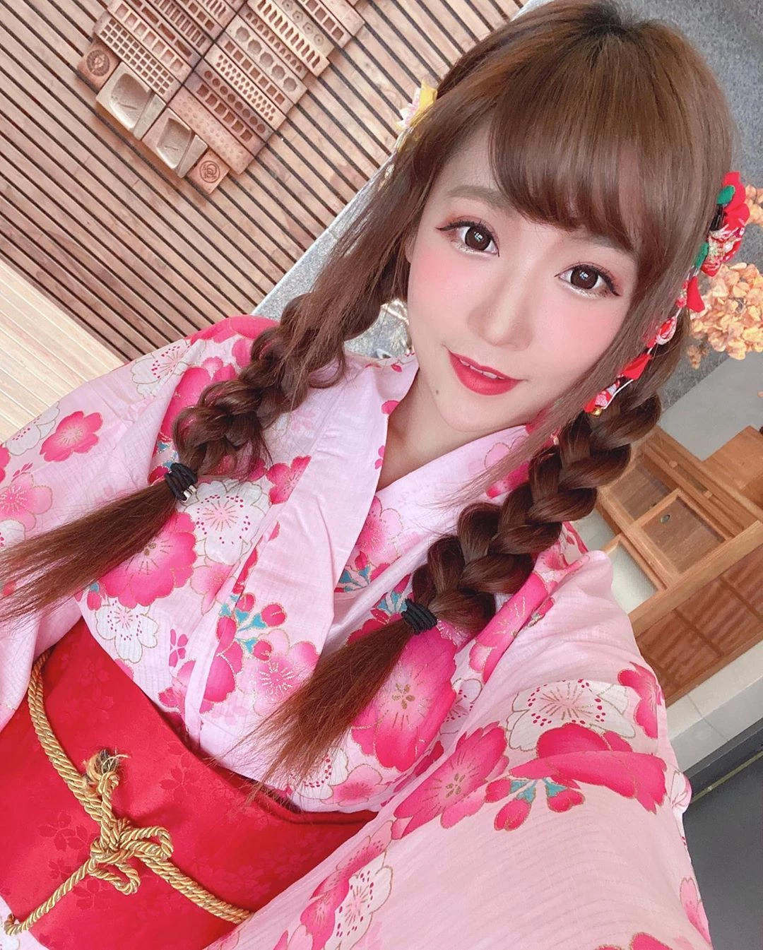 133609qle3br3ncan9e2km.webp